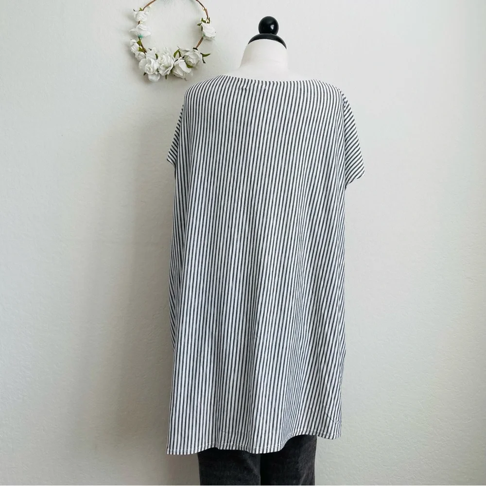 Max Studio Tie-Front Short Sleeve Top/Tunic - Picture 10 of 13